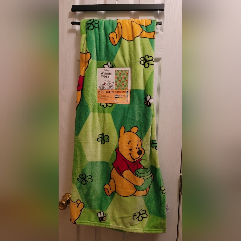 Winnie The Pooh St Patrick’s Day throw blanket 50 x 70 Brand New With Tags